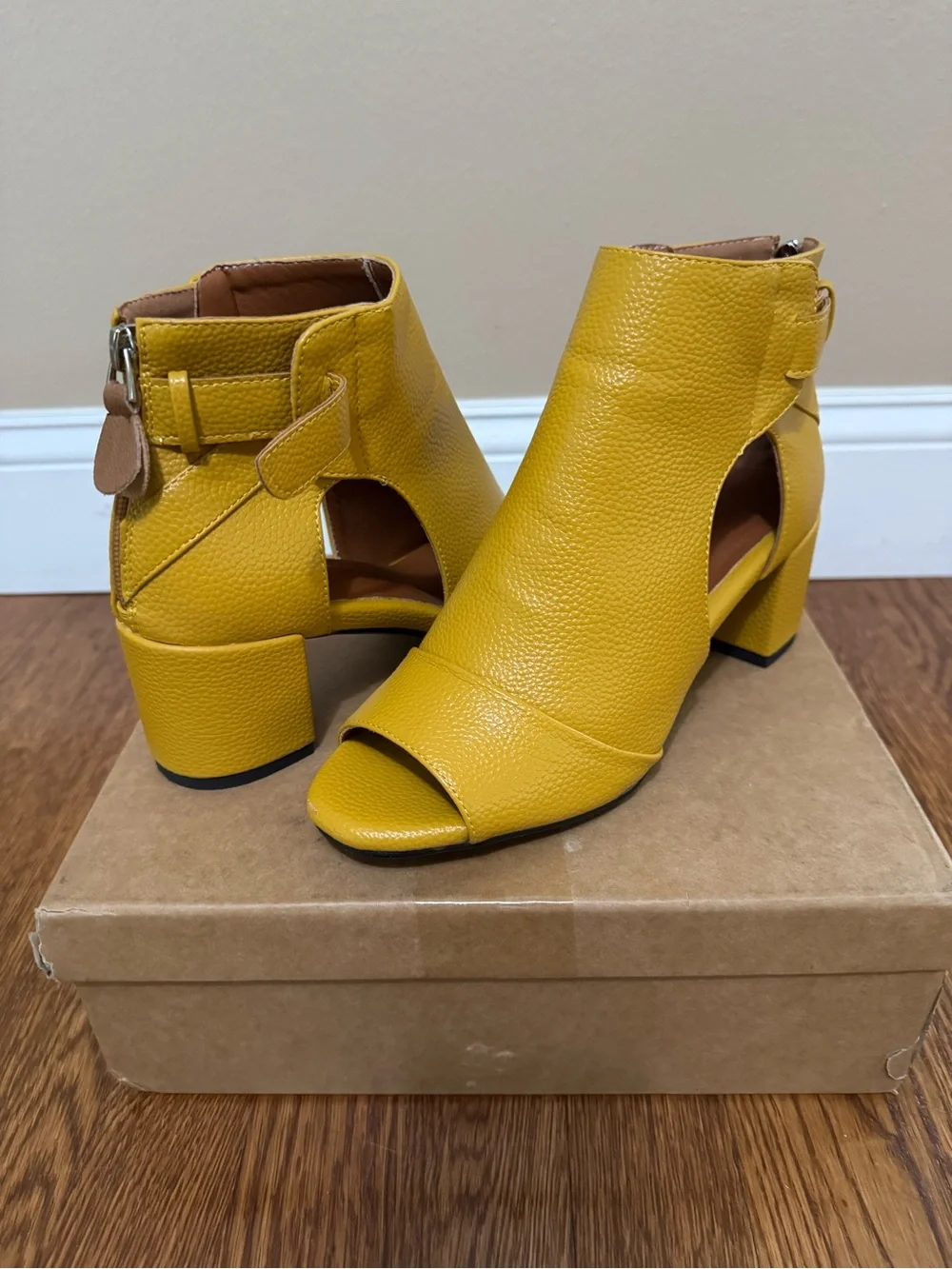 MOOMMO Women Open Toe Booties Sandals Heeled Cutout Peep Toe